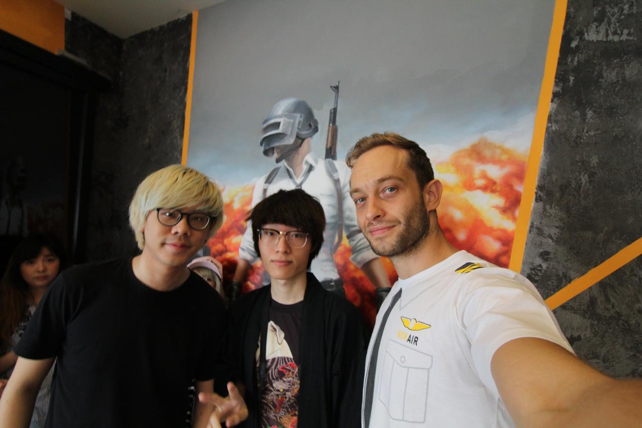Gamers Paradise Hotel 查龙 外观 照片