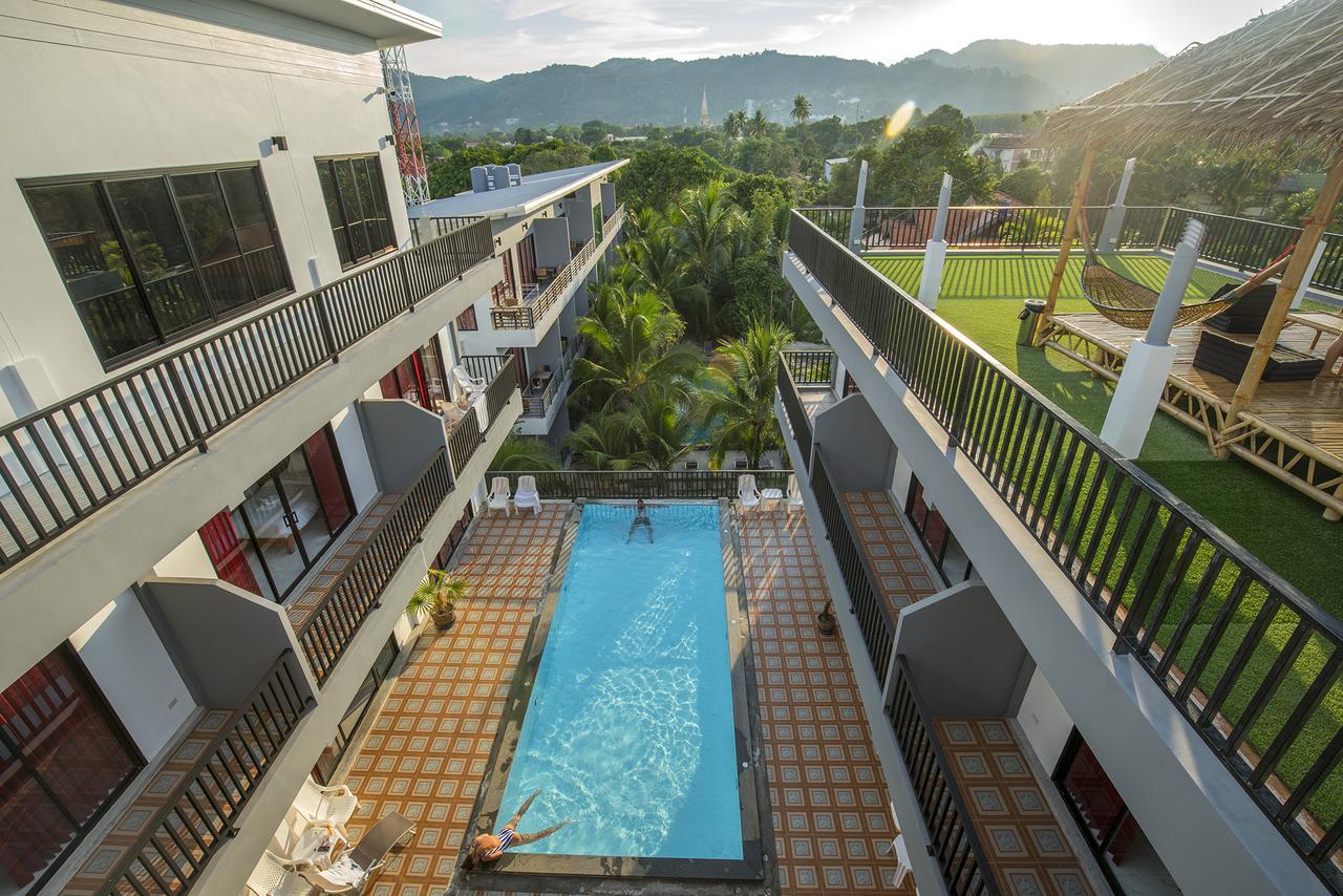 Gamers Paradise Hotel 查龙 外观 照片