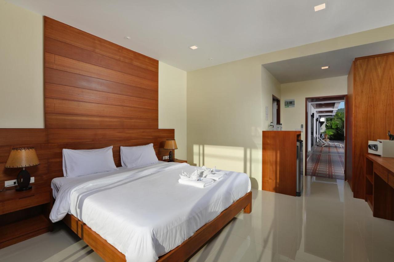 Gamers Paradise Hotel 查龙 外观 照片