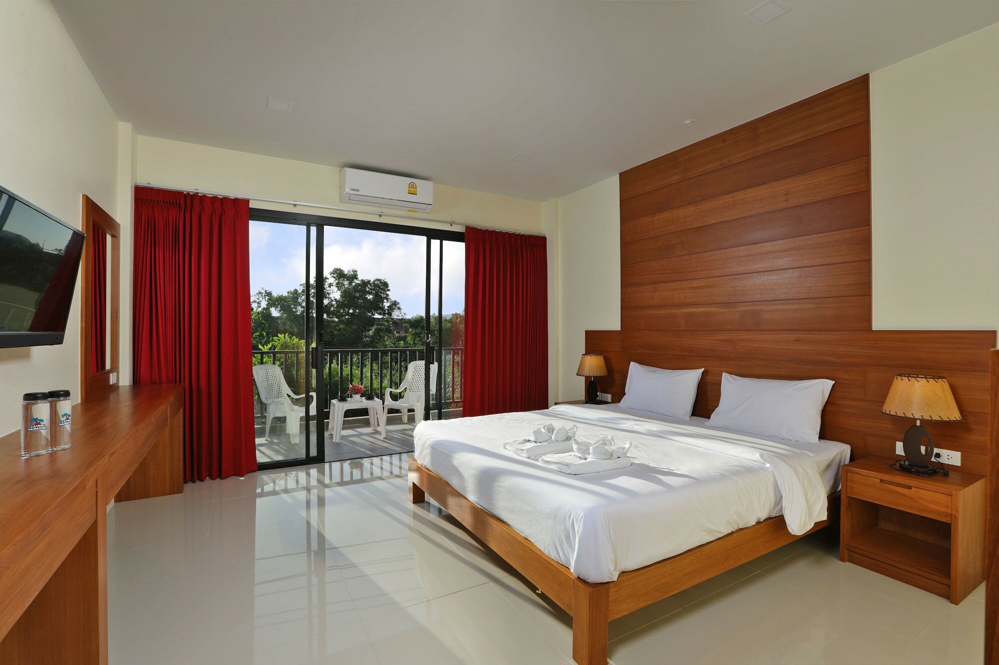 Gamers Paradise Hotel 查龙 外观 照片