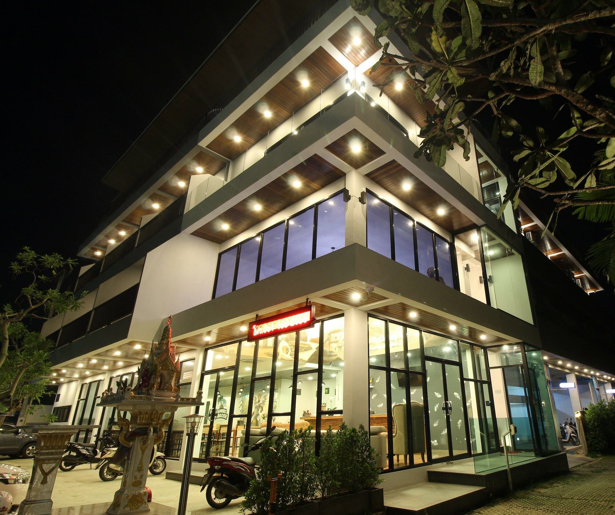 Gamers Paradise Hotel 查龙 外观 照片